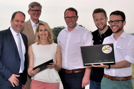 Digitalisierungs-Staatssekretr Muhle besucht VITA Akademie im ecopark