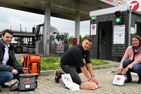 Defibrillator fr Ersthelfer an der Tankstelle im ecopark