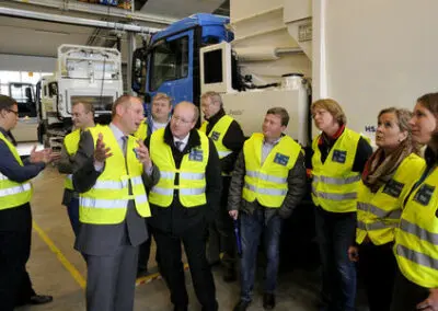 Beim Nachbarn „Arbeit erleben“:
Chefs besuchen HS Fahrzeugbau